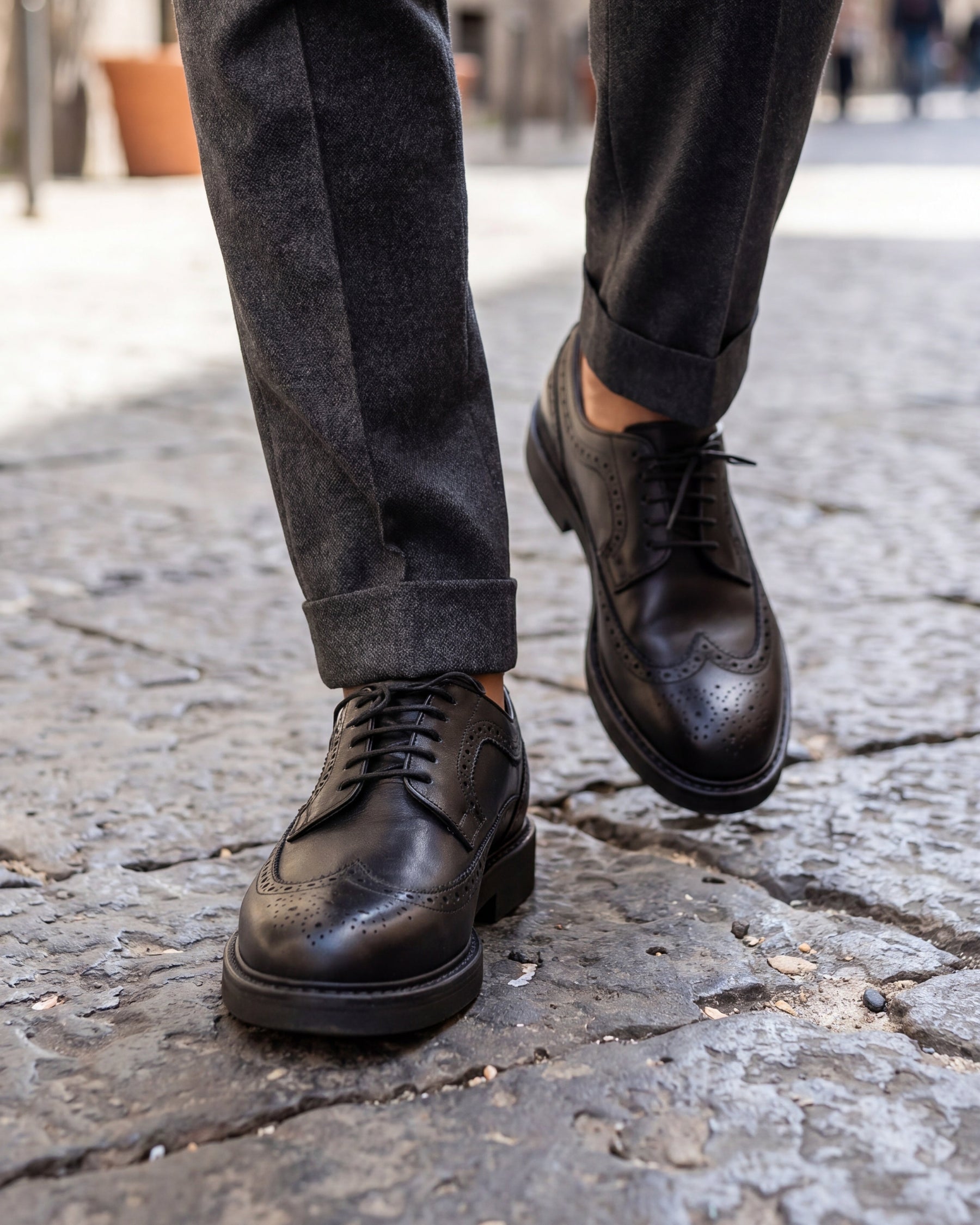 VOLTERRA - Black
