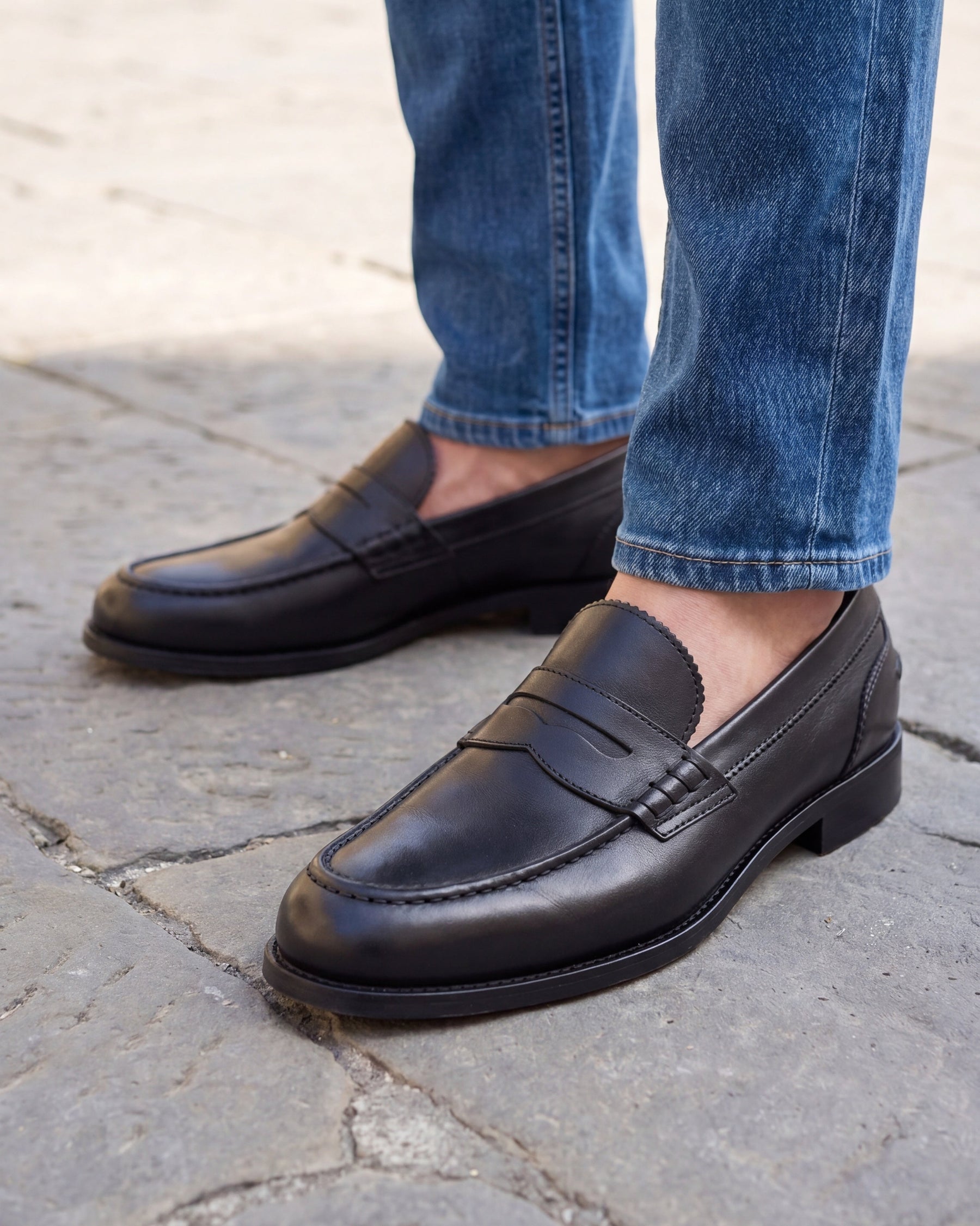 Dark VERNAZZA - Black