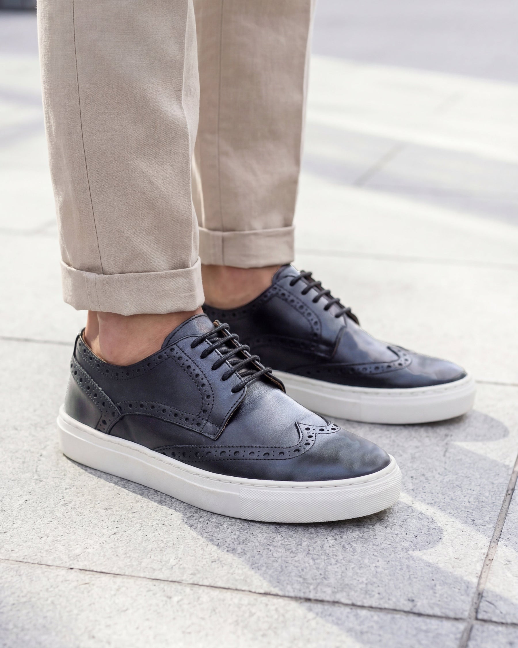 CAPRI - Black