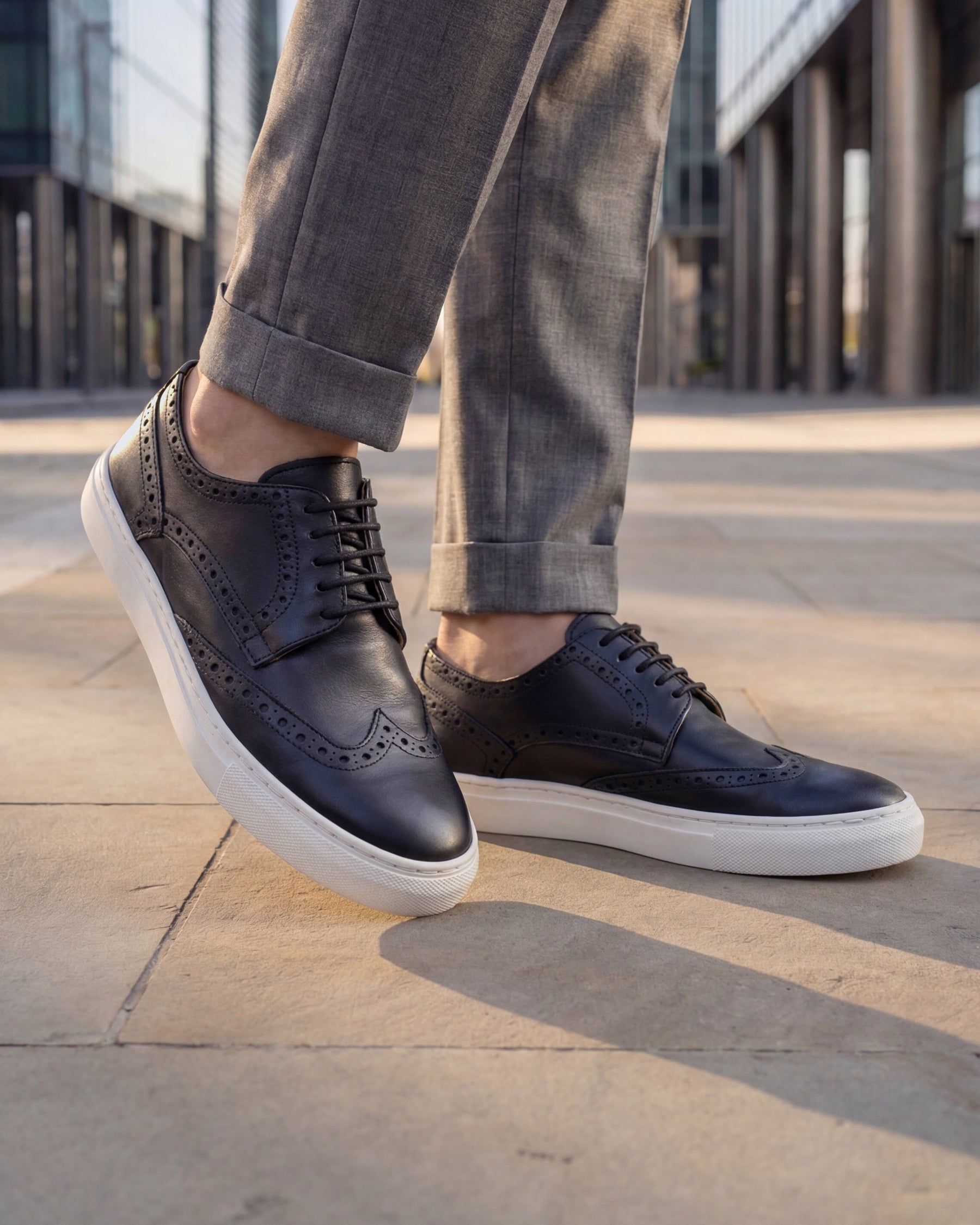 CAPRI - Black