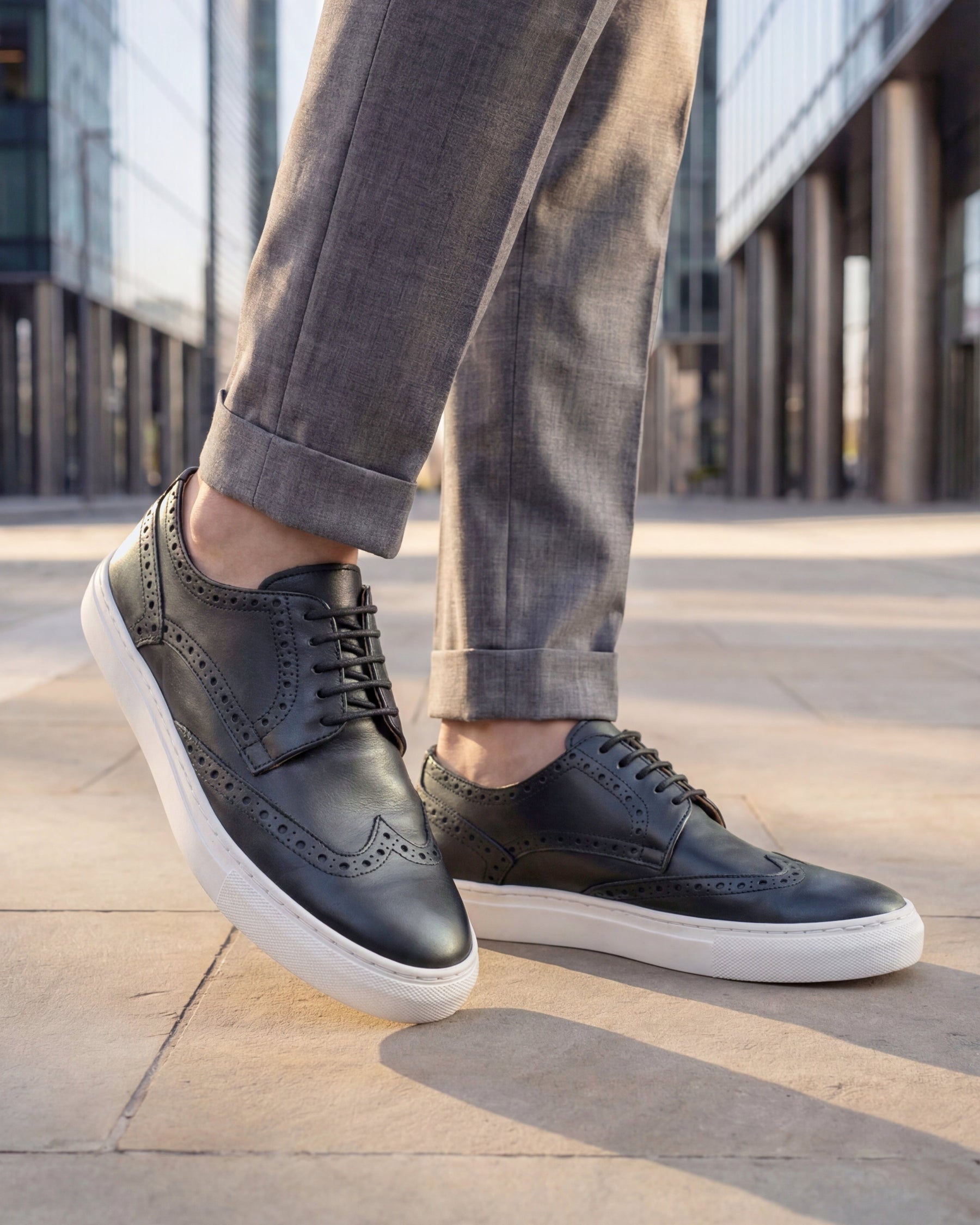 CAPRI - Black
