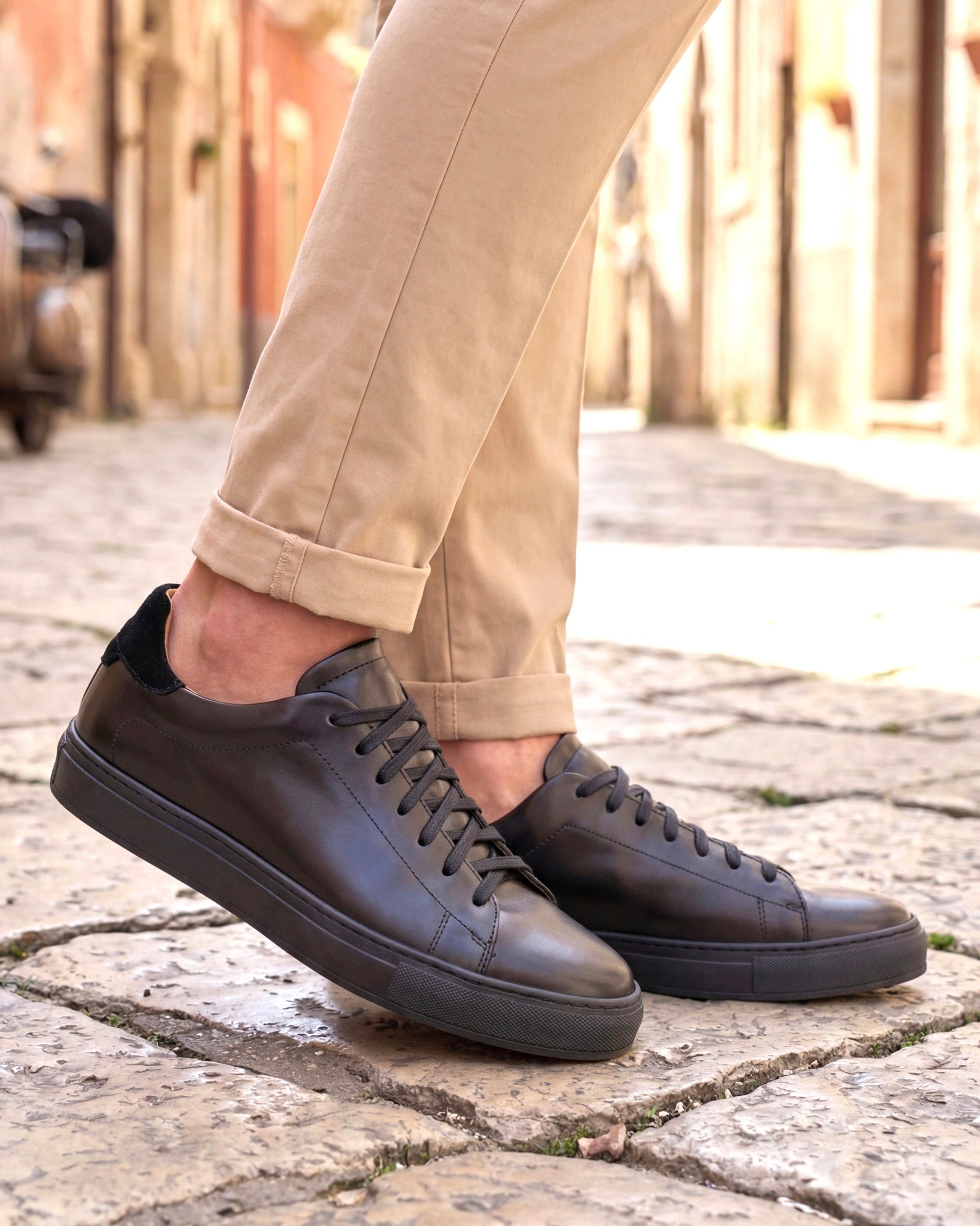 OSTUNI - Full Black