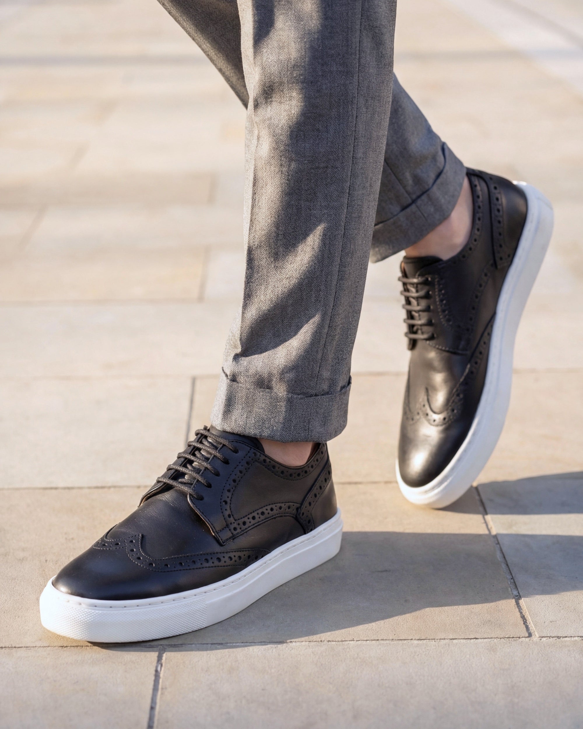 CAPRI - Black