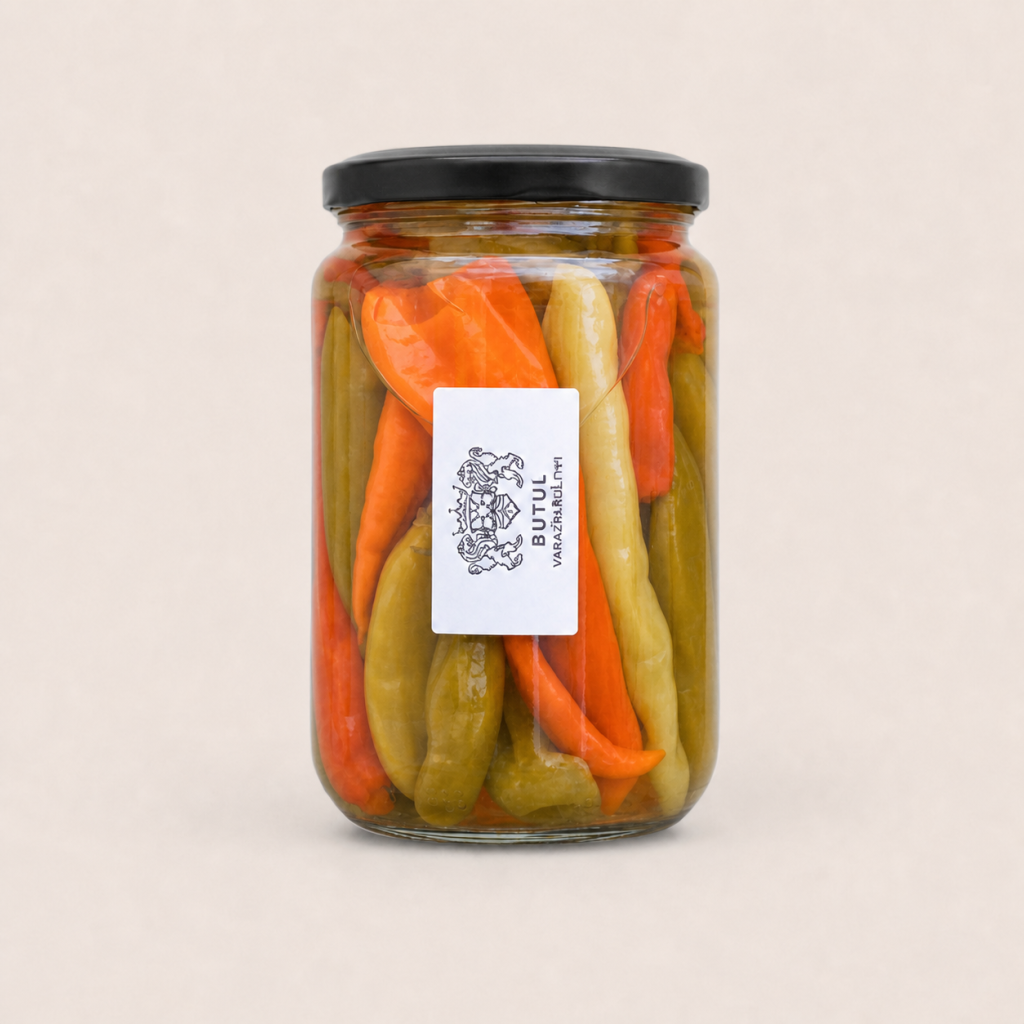 Okisana paprika mešane sorte Butul 370 ml z izvirno navpično etiketo – studijska fotografija