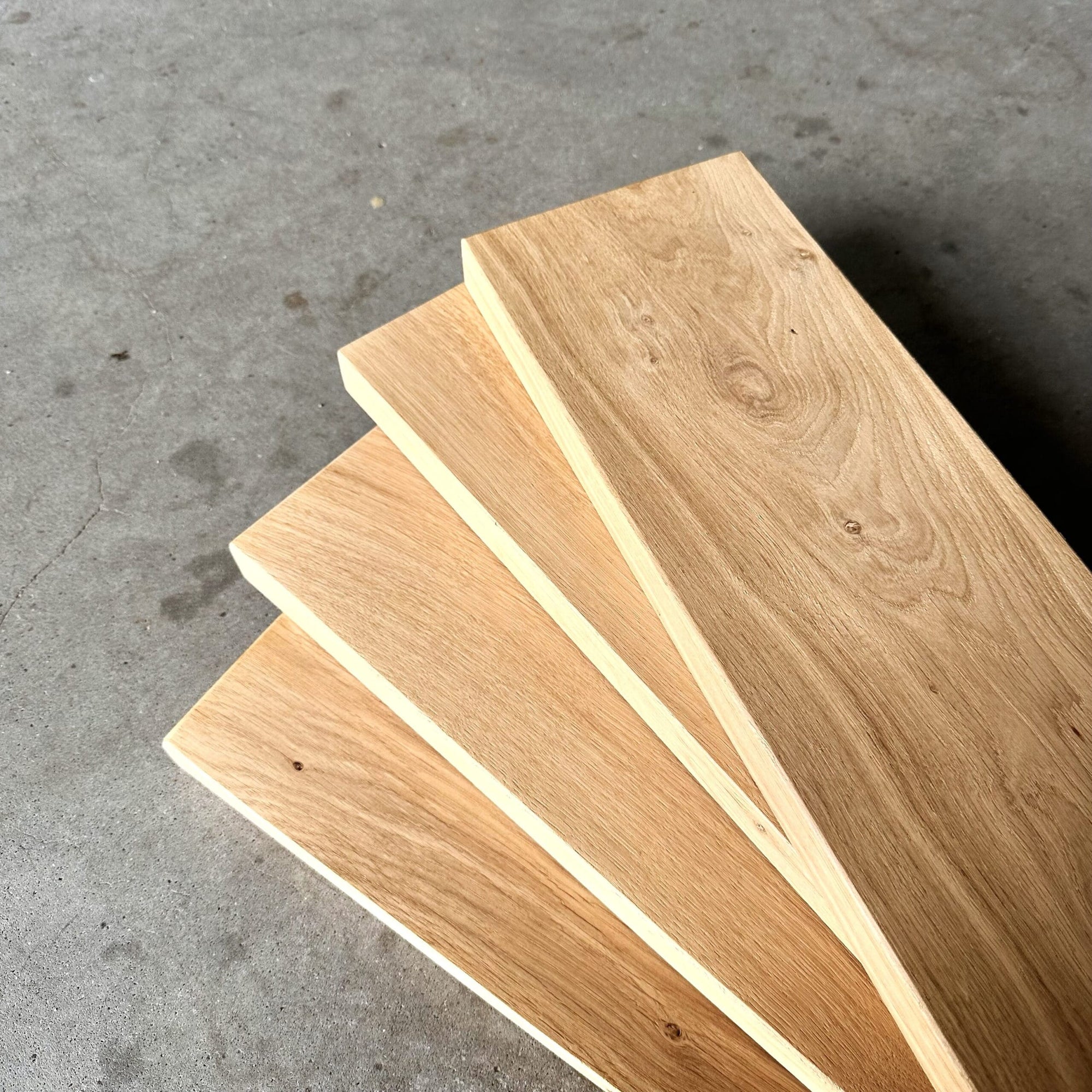 Étagère en chêne laquée mate incolore - outlet