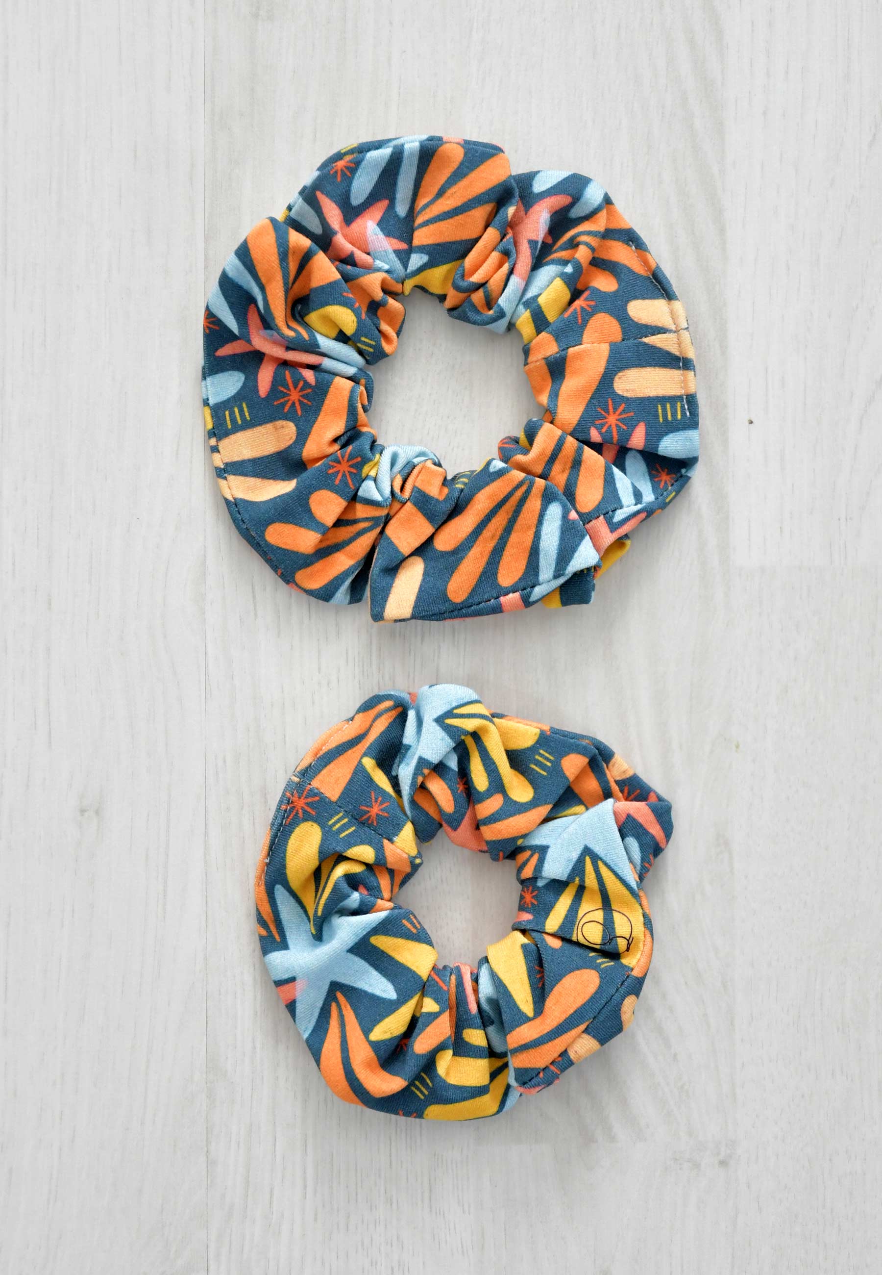 Bamboo Chouchou (scrunchie) - Stars and Fireworks - Blue Balloon