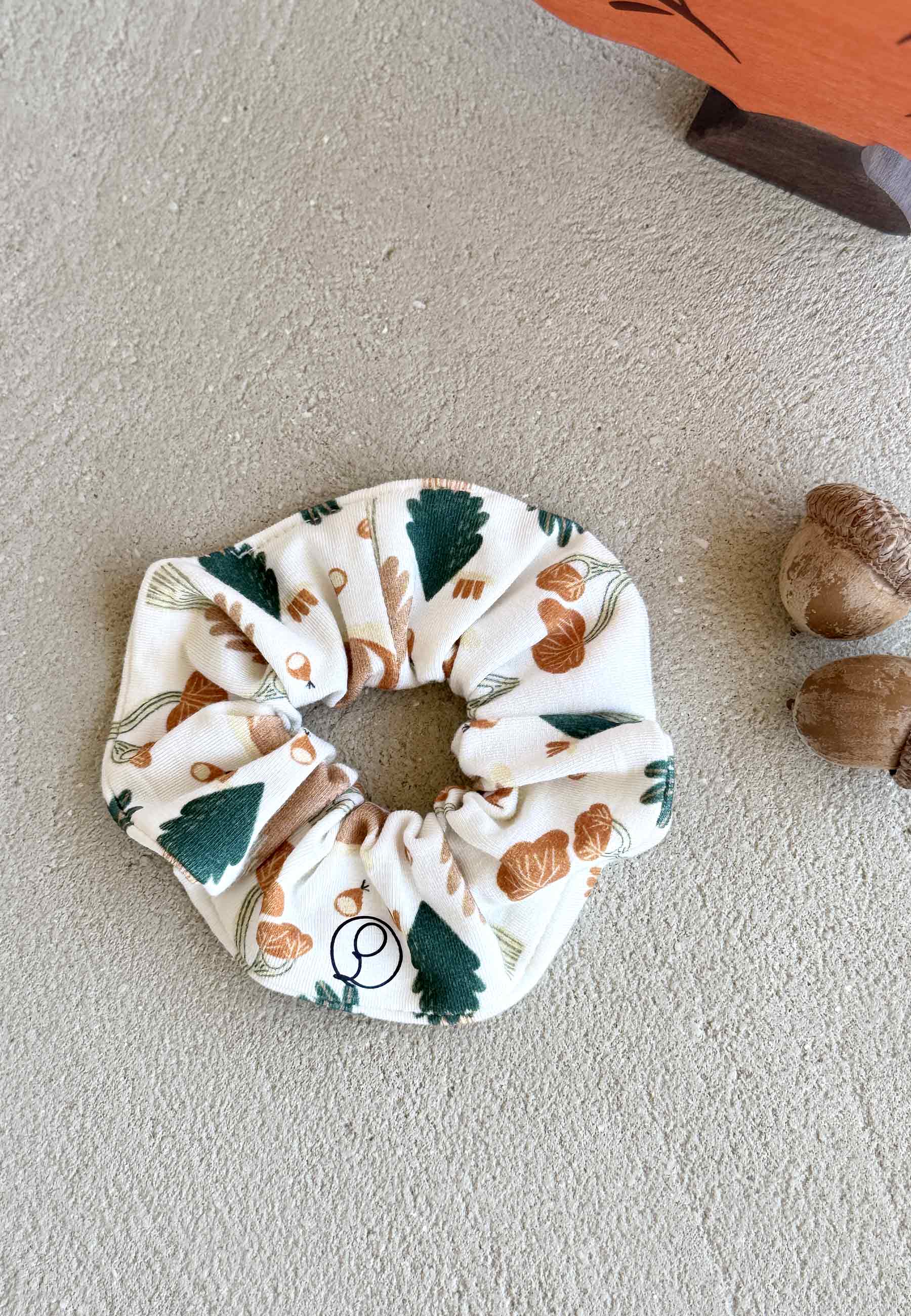 Bamboo Chouchou (scrunchie) - Squirrels - Blue Balloon