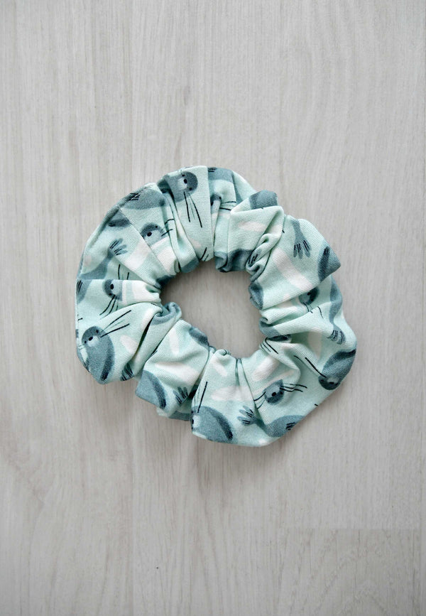Bamboo Chouchou (scrunchie) - Seals - Blue Balloon