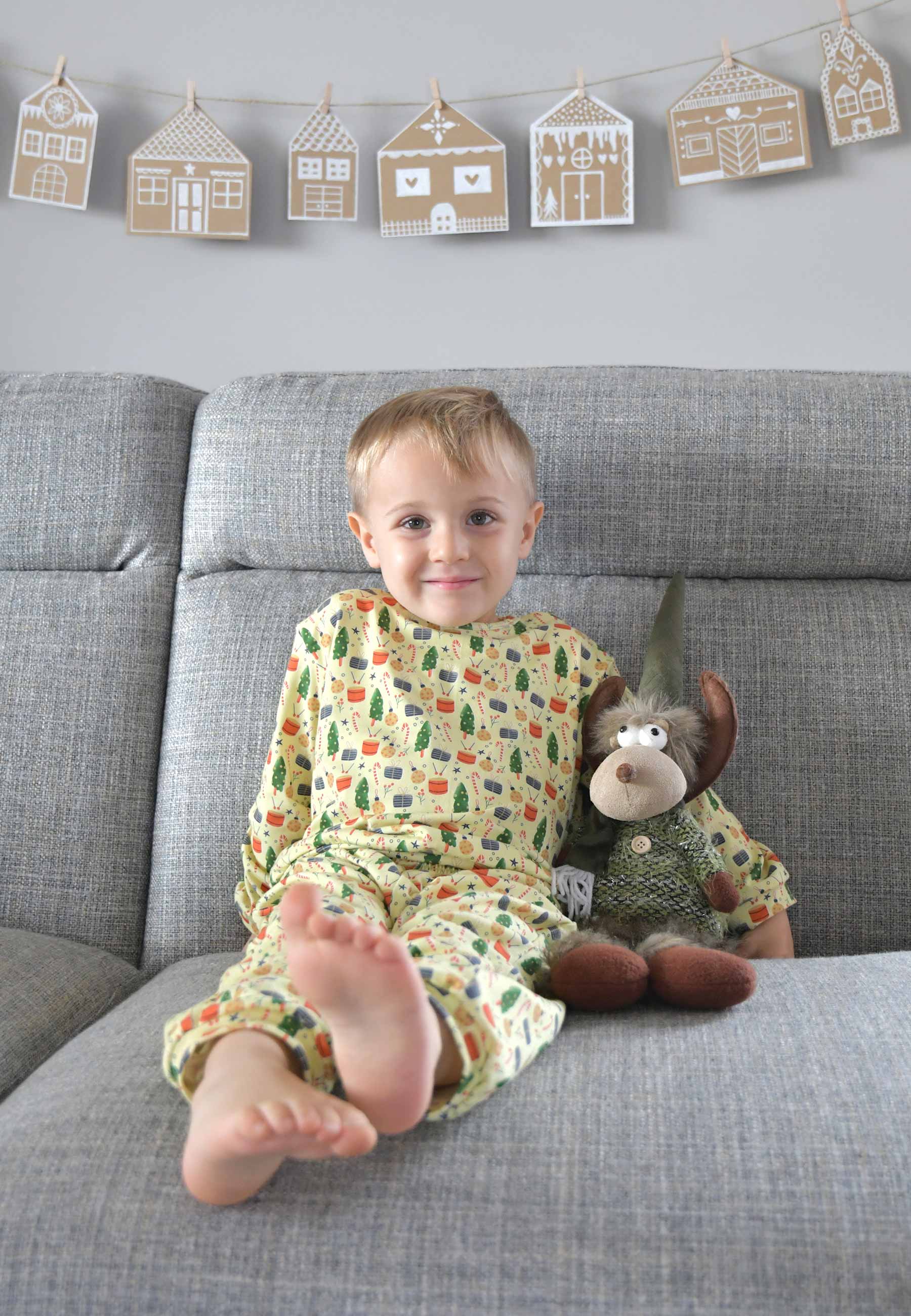 Two-Piece Bamboo Pajamas - Christmas Morning - Blue Balloon