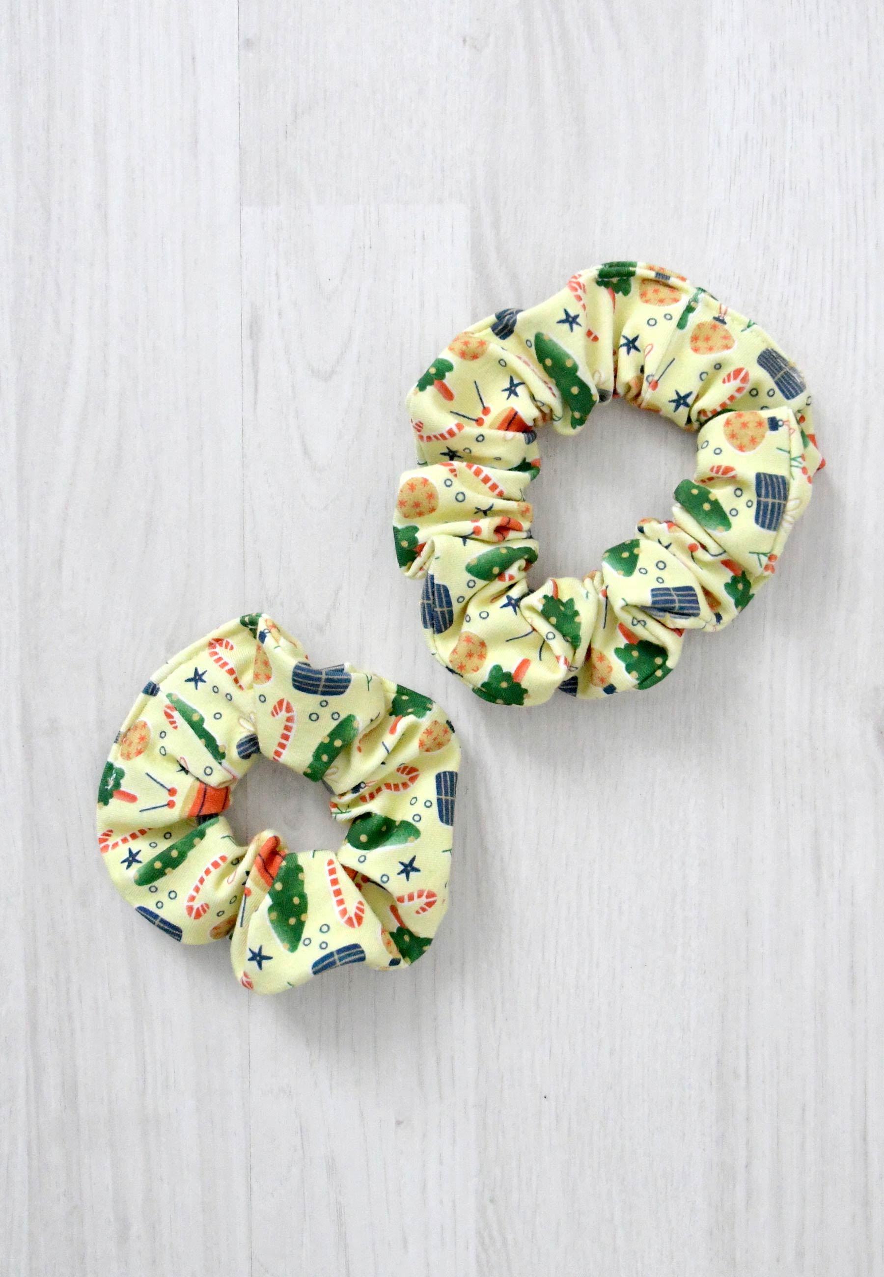 Bamboo Chouchou (scrunchie) - Christmas Morning - Blue Balloon