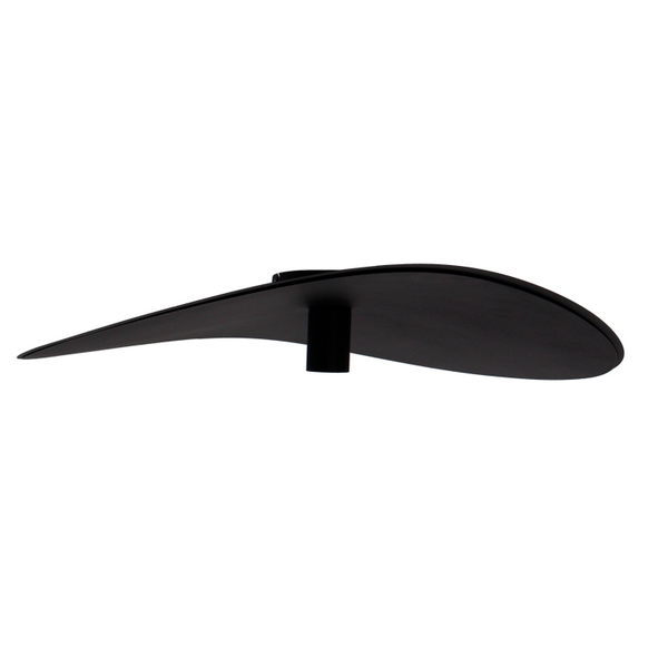 De zwarte Piatto plafondlamp heeft een strak ontwerp. Perfect voor een moderne uitstraling in elke kamer.