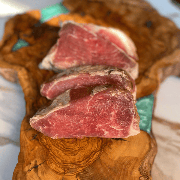 2 Garlic Iberian Picanhas, piece 700-900 gr/unit.