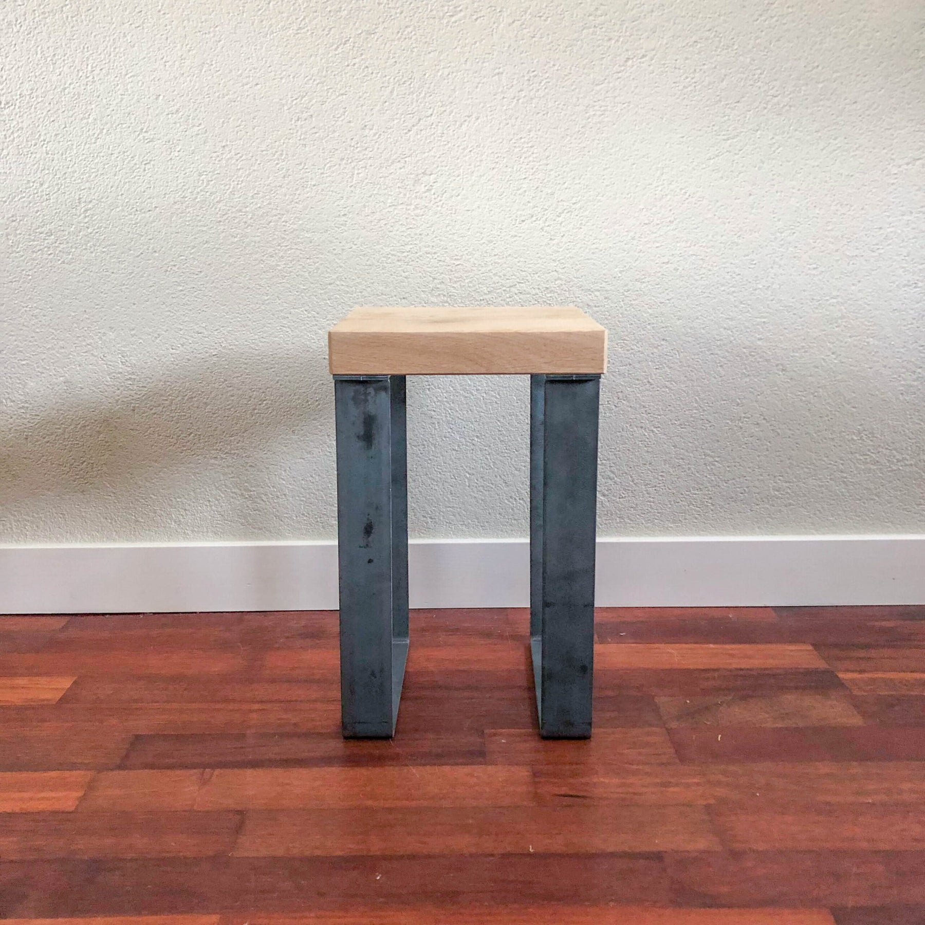 Smart Side Table – Low Plant Table Without Coating