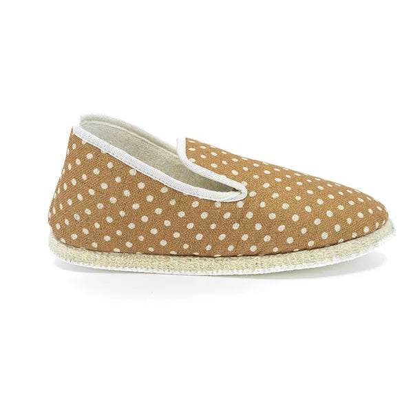 Pantoufle à pois camel