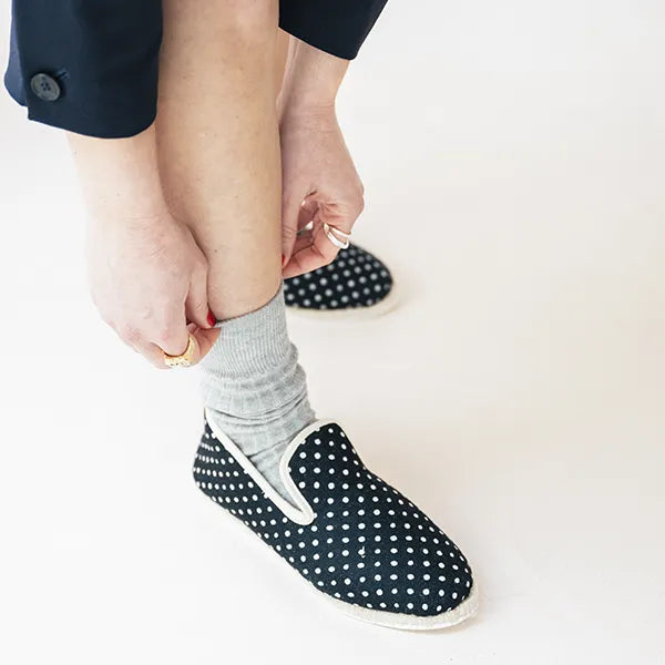 Chausson noir à pois blanc