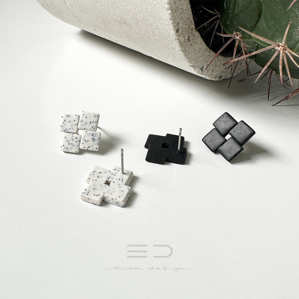 Quattro | black/white