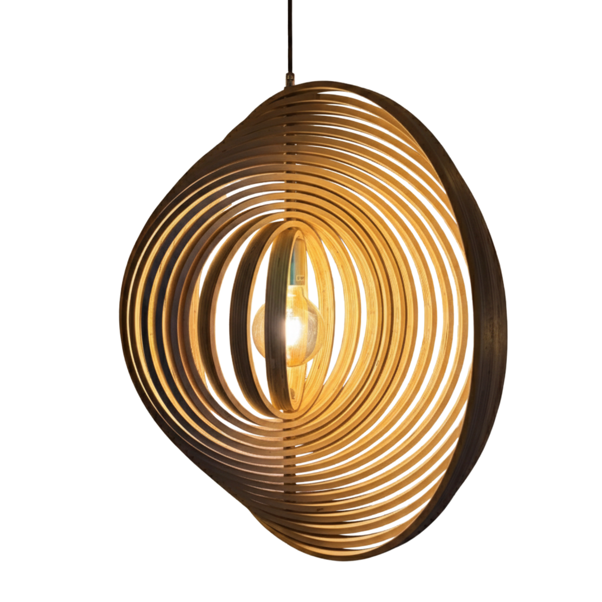 De creme hanglamp uit de Ring-serie voegt een moderne touch toe aan je interieur.
