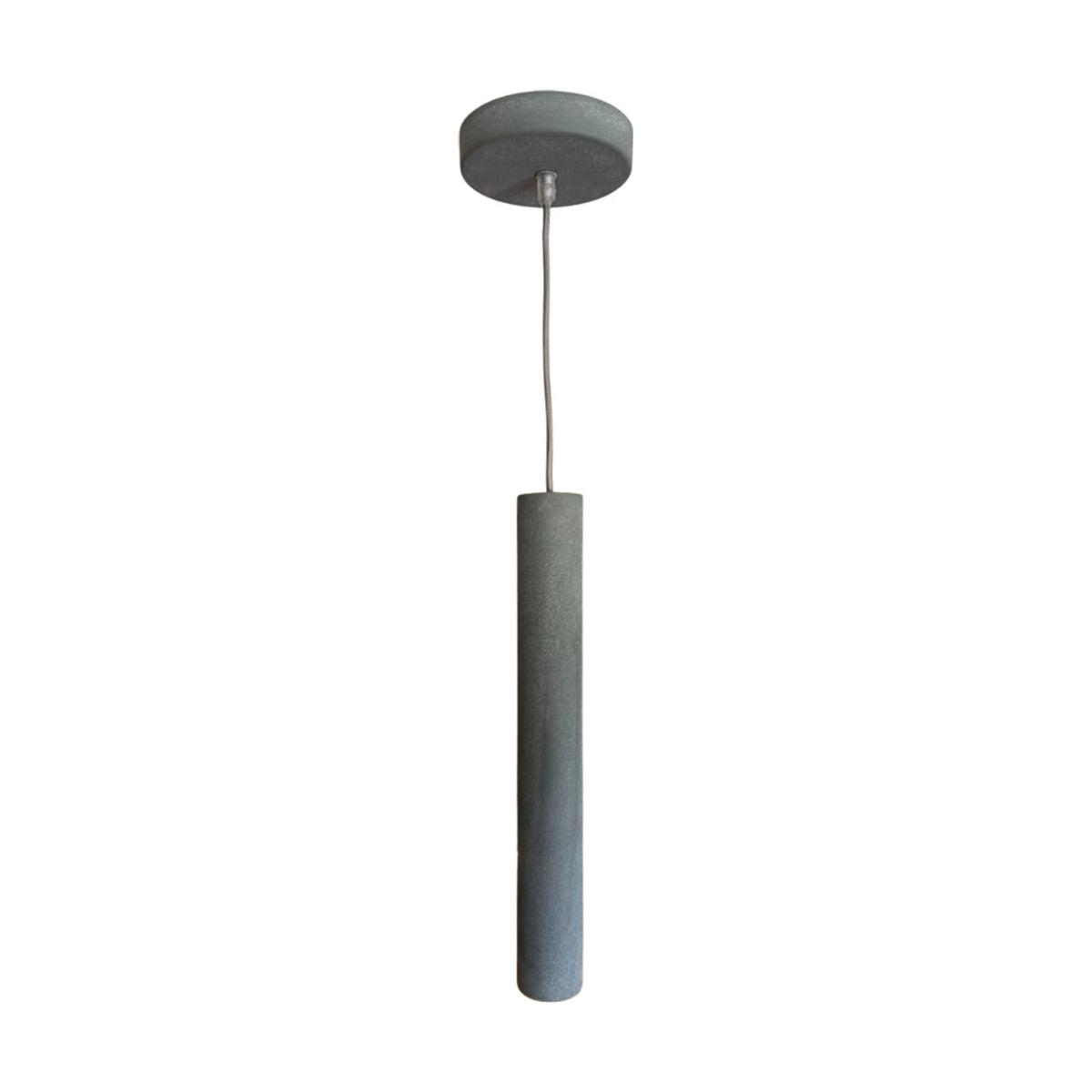 De grijze Tubo hanglamp voegt een industrieel accent toe aan je interieur.