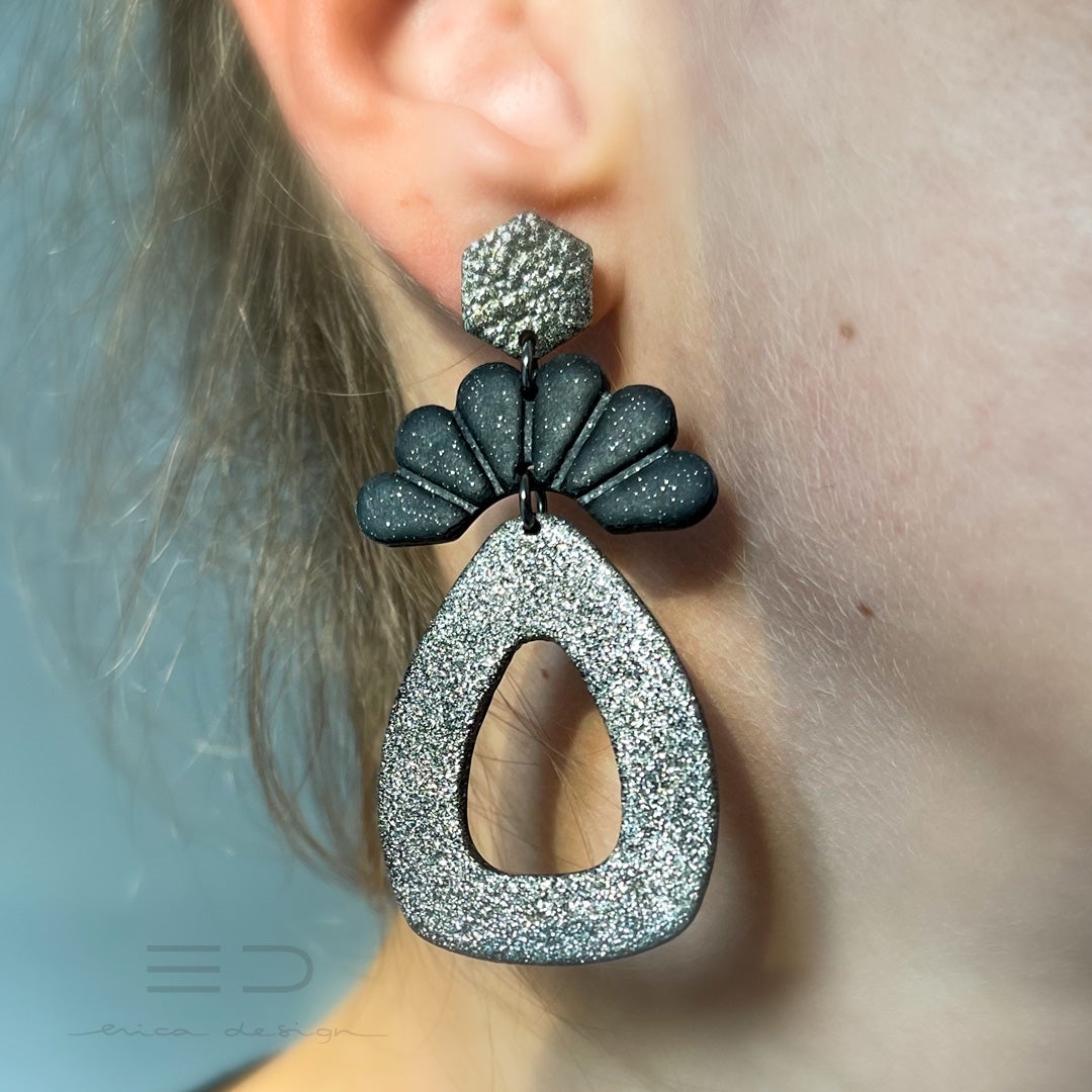 Hanging earrings and necklace | erica