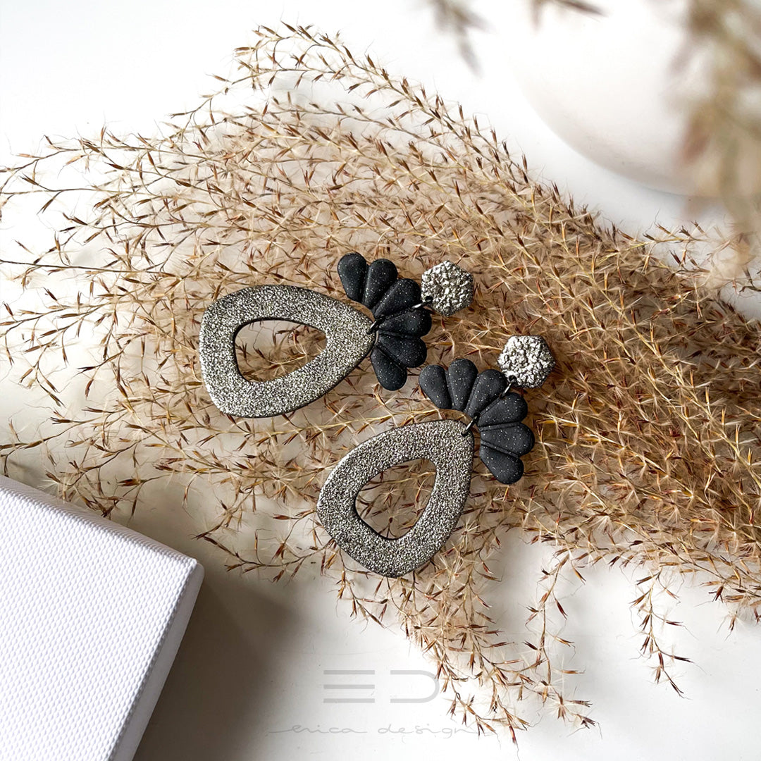 Hanging earrings and necklace | erica