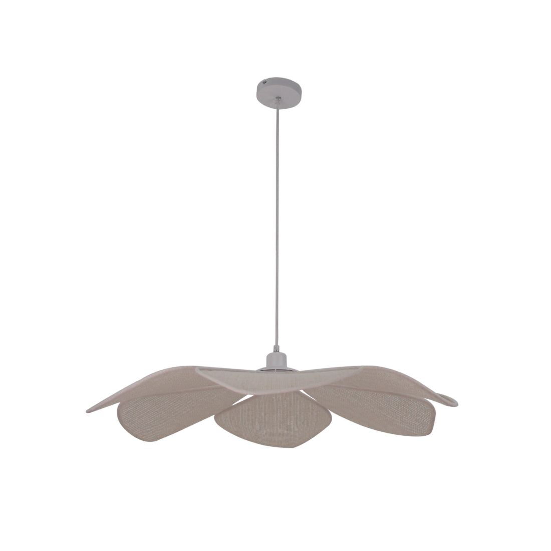 Elegante Corvo Pendelleuchte als Blickfang im Wohnzimmer – natürliches und modernes Design.