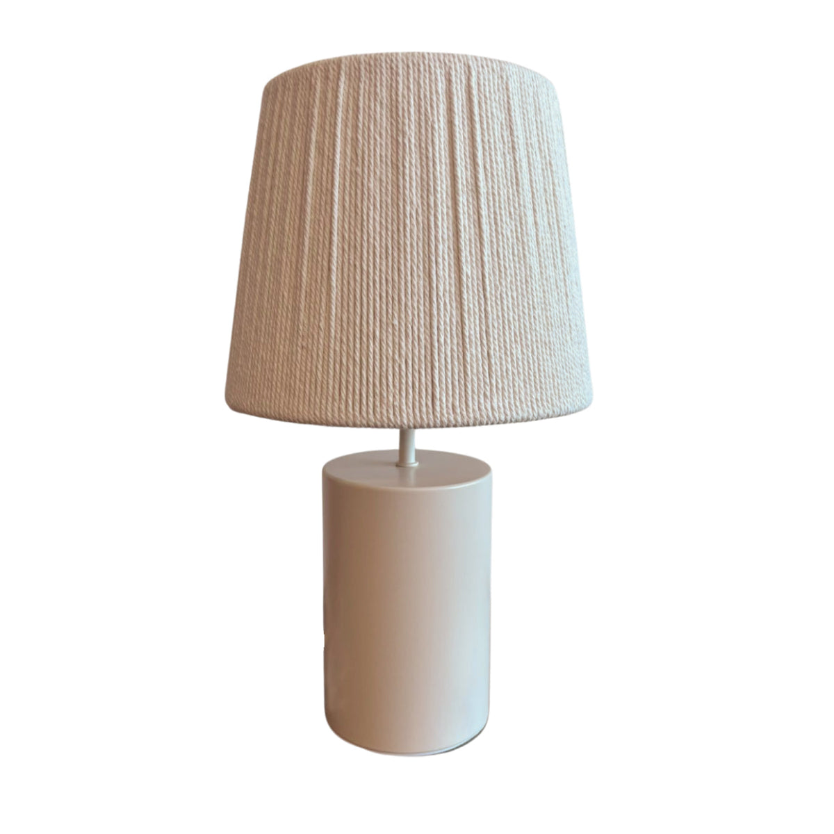 De crème lampenvoet uit de Lagos serie heeft een modern design. Perfect voor een eigentijdse en stijlvolle uitstraling.