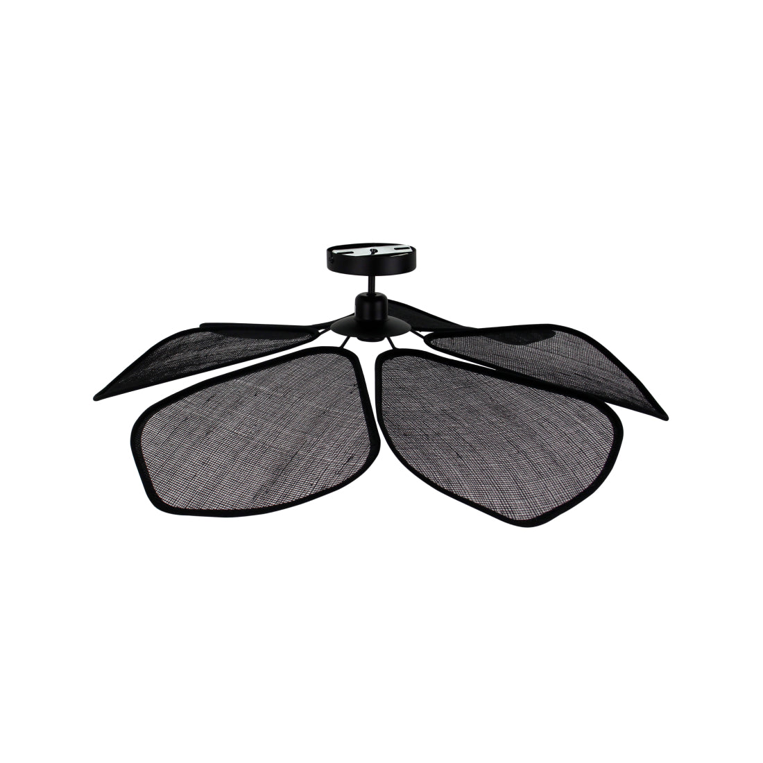 Elegante Schmetterling Deckenleuchte als Blickfang im Wohnzimmer – perfekter Mix aus Boho und Modern.