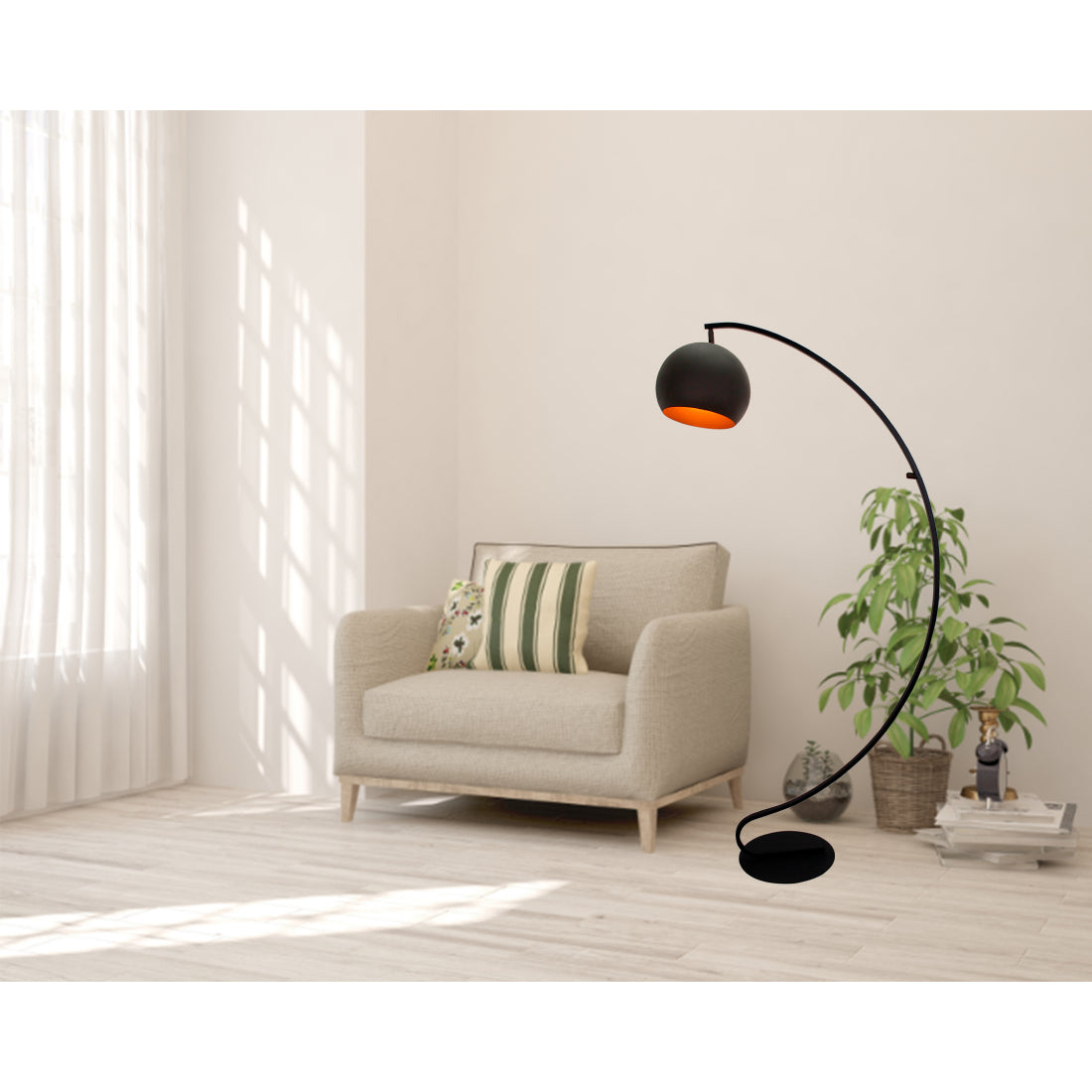 Gemütliche Atmosphäre mit der Various Sfera Stehlampe – Perfekte Lichtquelle für stilvolles Wohnen.