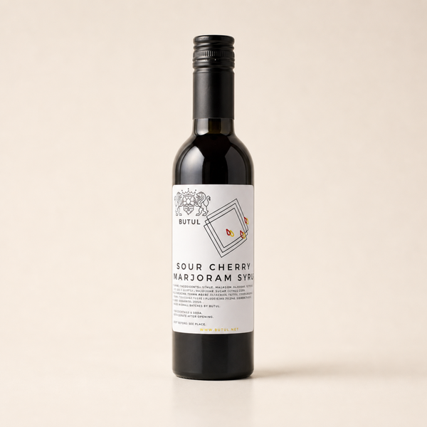 Sirup iz višenj z majaronom Butul 250 ml – studijska fotografija