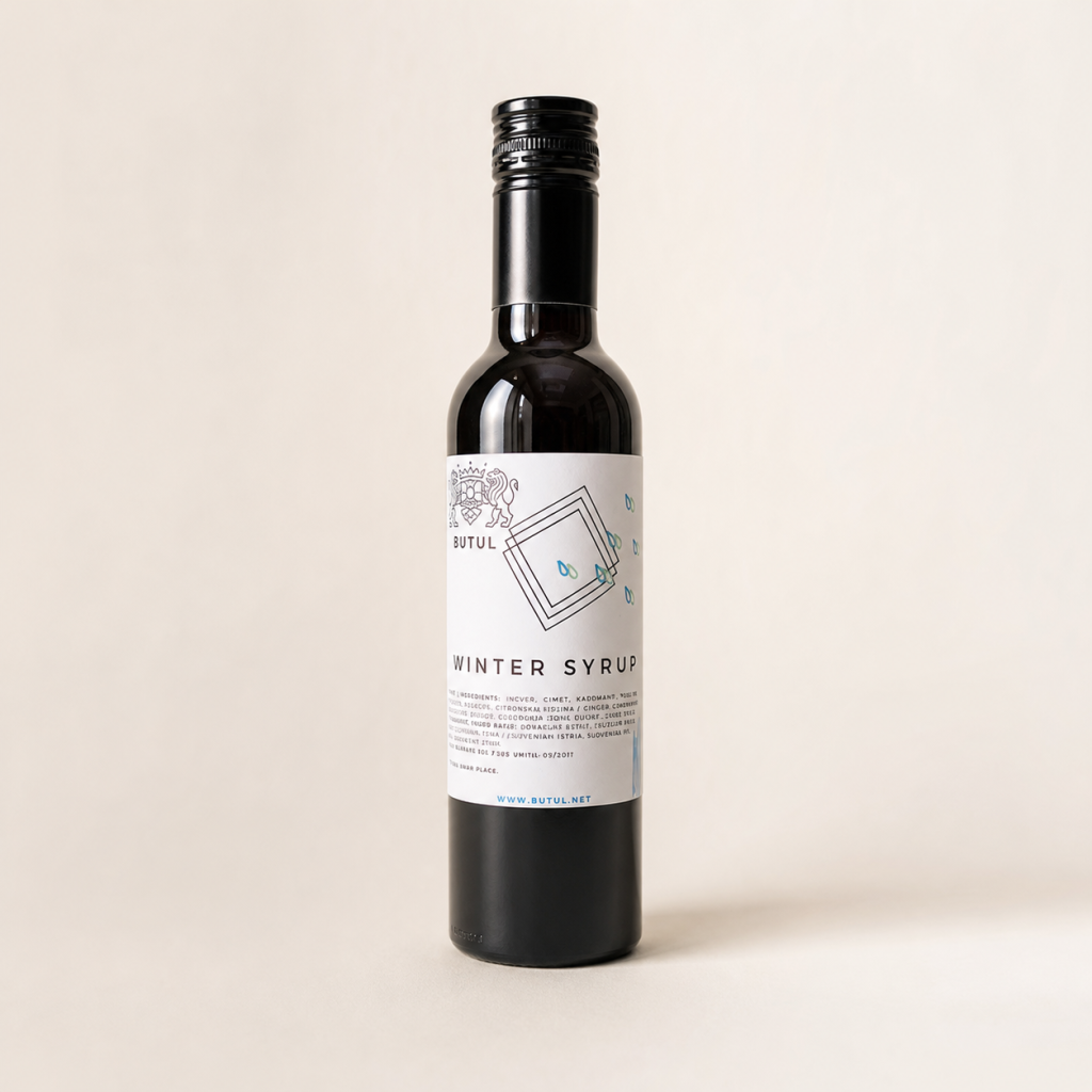 Zimski praznični sirup Butul 250 ml – studijska fotografija